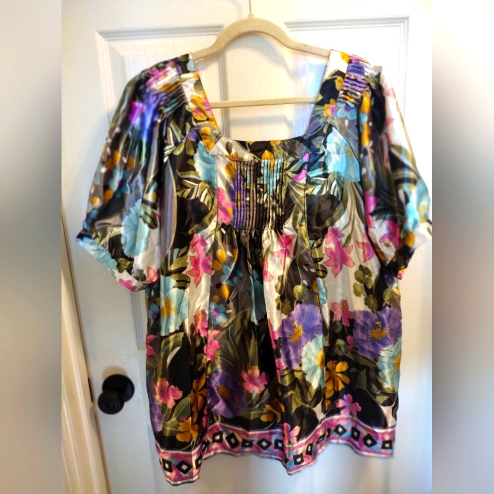 Denim 24/7 size 24w floral blouse